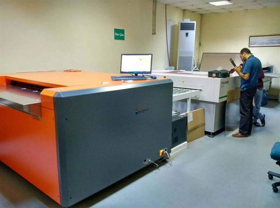 Máquina CTP térmica/UV de formato muy grande
